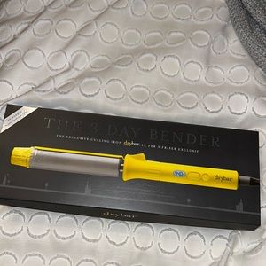 BRAND NEW 1.25” barrel Drybar curling iron!!